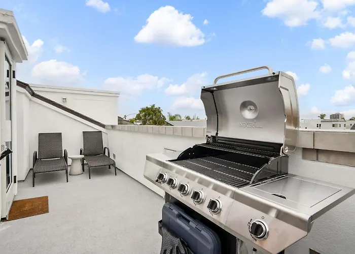 Beach Perfection - Ocean Views, Parking, Pet Friendly & Steps2Sand