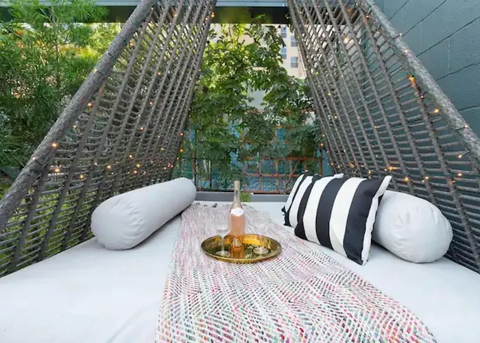 Quaint Studio For 2 In The Heart Of Little Italy