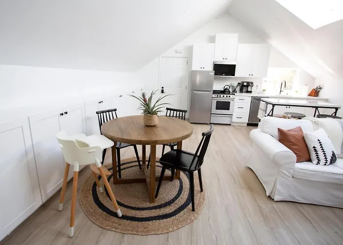 Coastal, Elegant, Modern, King Bed