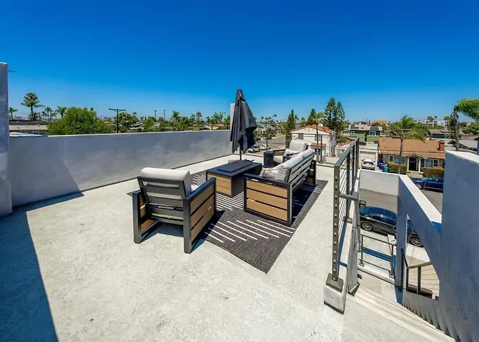 Modern Urban Escape Rooftop&Walkable Fun