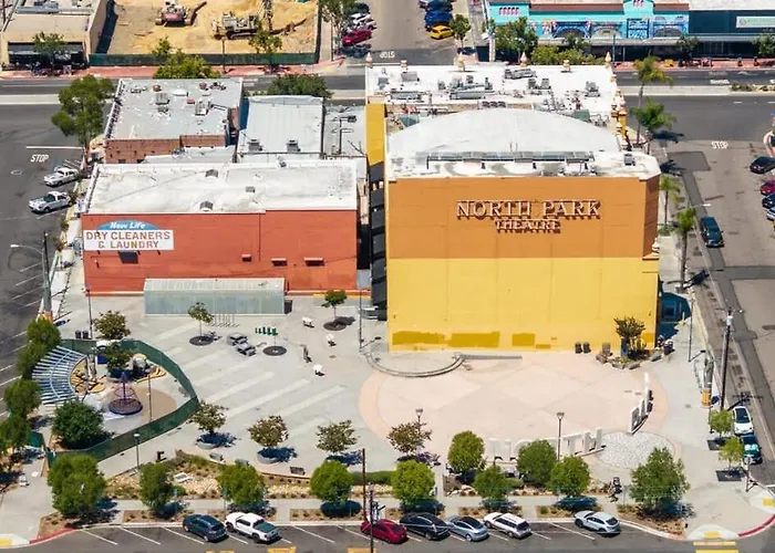 Modern Urban Escape Rooftop&Walkable Fun