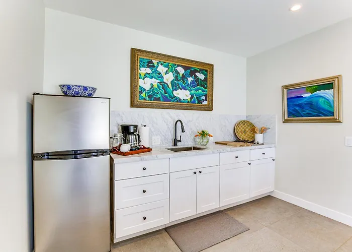 Serene San Diego Retreat W/ Deck - Walk To Bay!